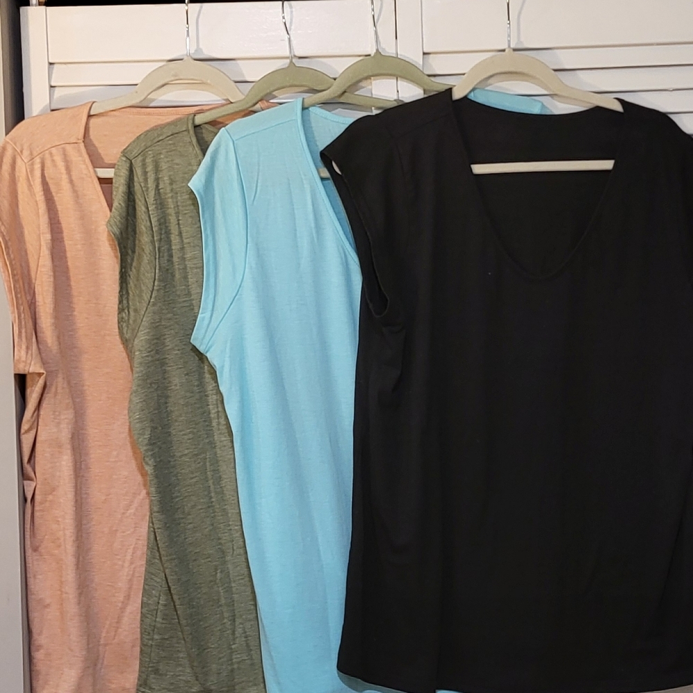 Women's Assorted Color Tops - Picture 3 of 3
